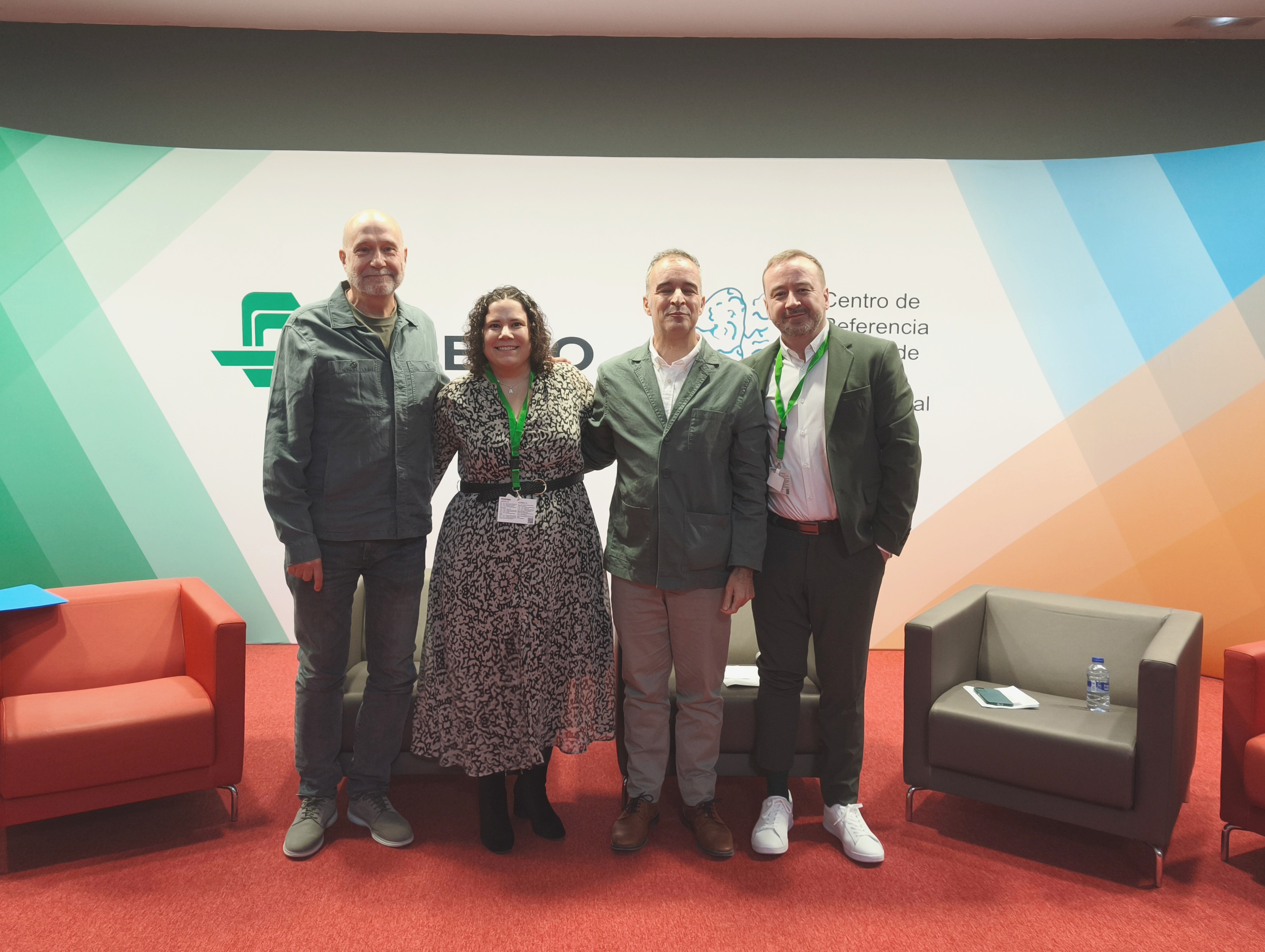 Mesa coloquio personas mayores